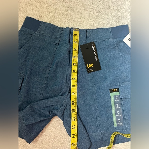 NWT LEE MID RISE CHAMBRAY COMFORT SHORTS SIZE 4 / M WOMENS - Picture 7 of 8